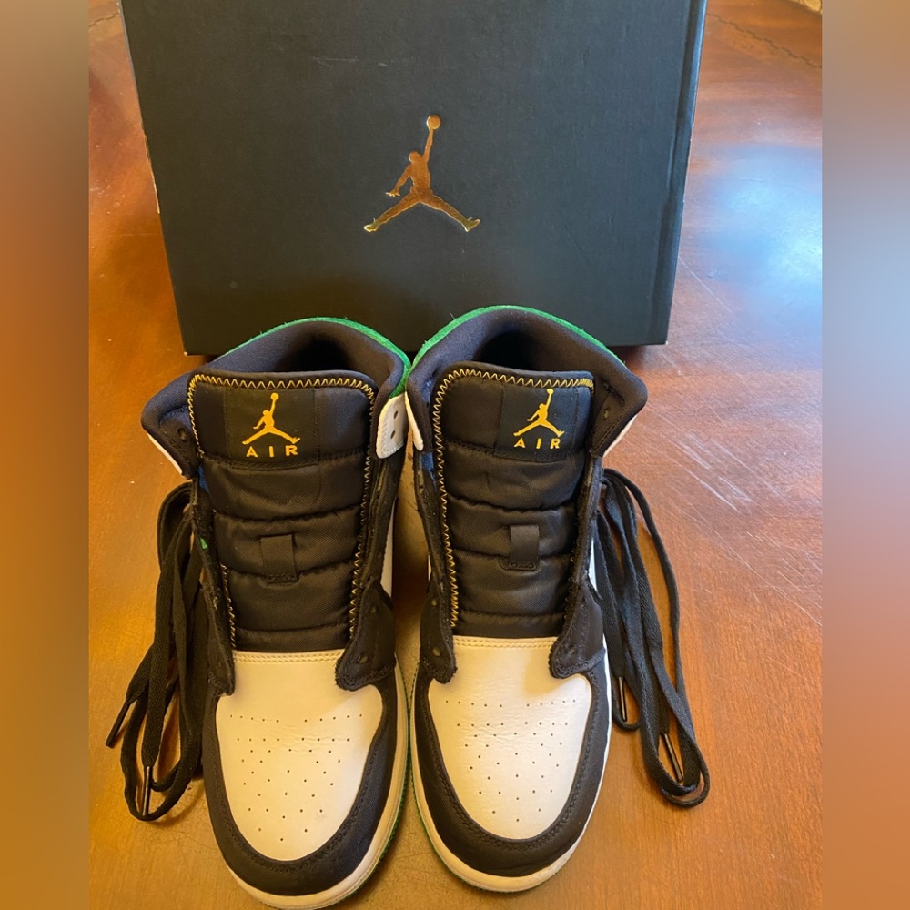 2020 Air Jordan 1 Mid SE 'Oakland'